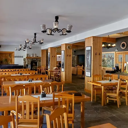 לינה וארוחת בוקר Gorski Kuznice 3*